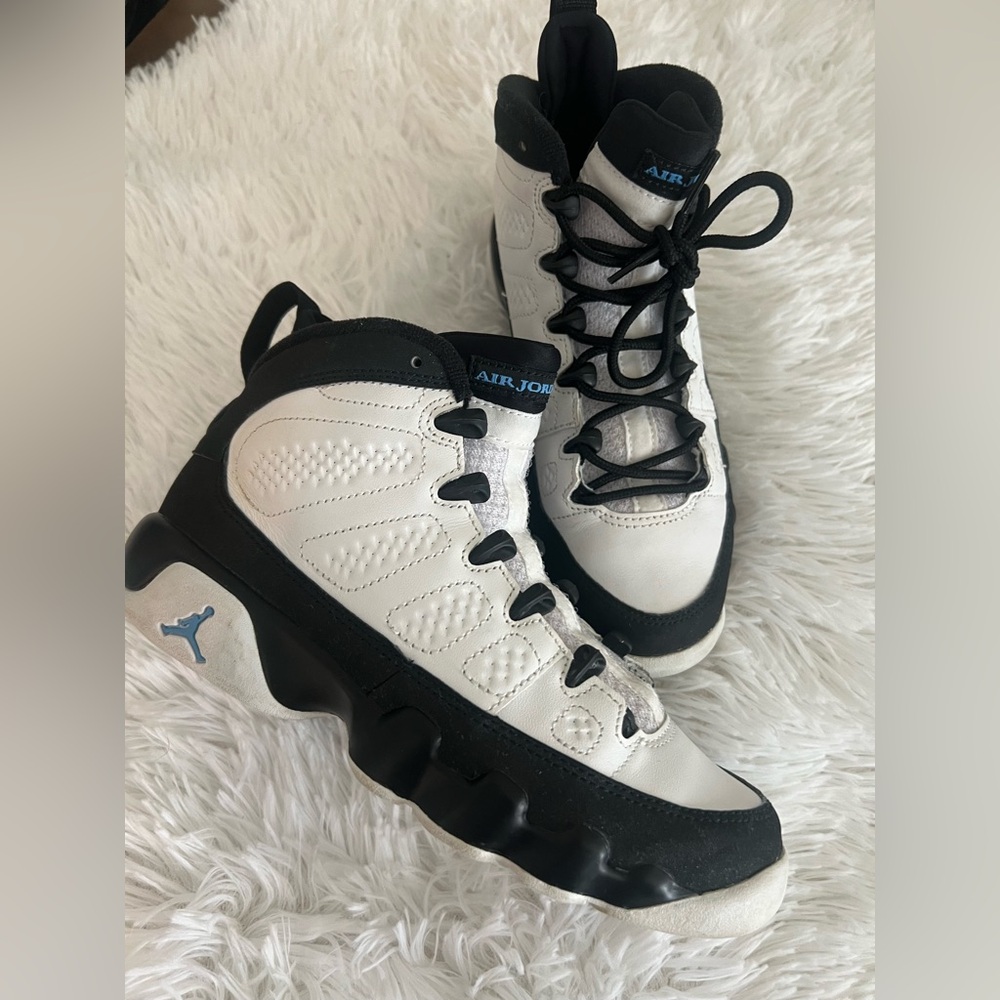 Men’s shoes Size 4Y